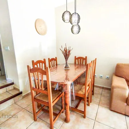 Beautiful 3 Bed Townhouse In Golf Holiday home Islantilla