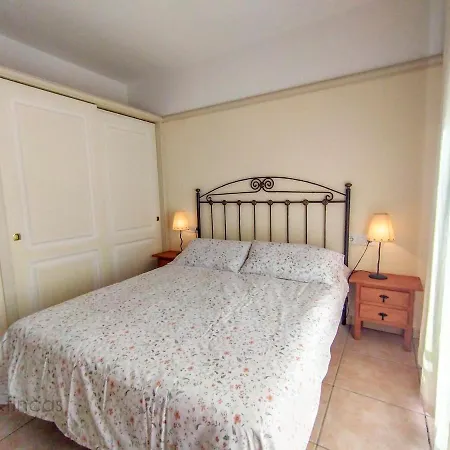 Beautiful 3 Bed Townhouse In Golf Holiday home *