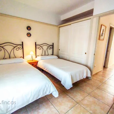 Beautiful 3 Bed Townhouse In Golf Holiday home *