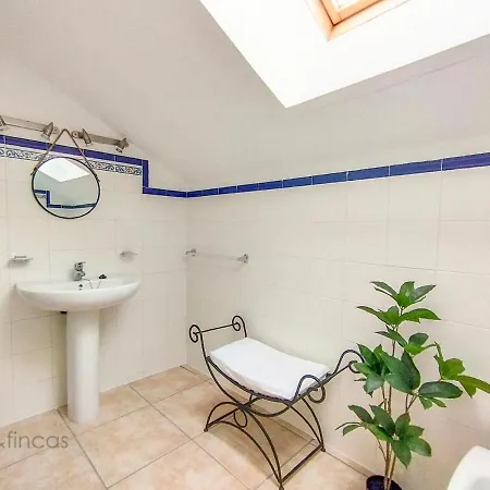 Beautiful 3 Bed Townhouse In Golf Holiday home