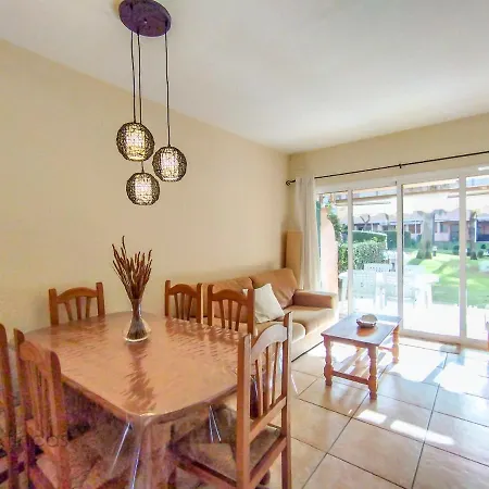 Beautiful 3 Bed Townhouse In Golf Holiday home
