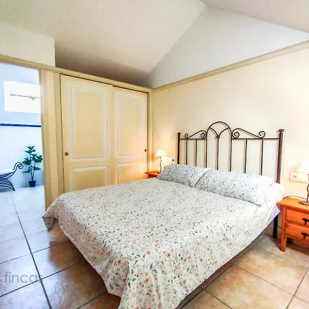 Beautiful 3 Bed Townhouse In Golf Holiday home