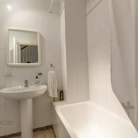 Beautiful 3 Bed Townhouse In Golf